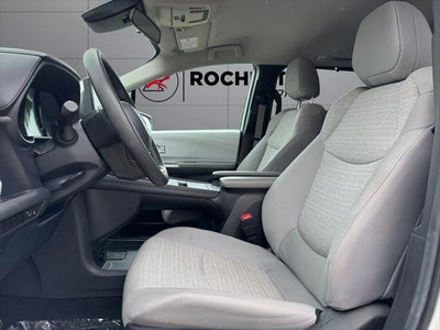 2025 Toyota Sienna LE 8 Passenger
