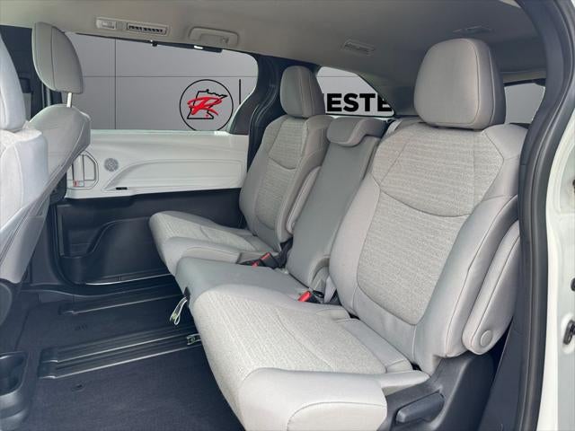 2025 Toyota Sienna LE 8 Passenger