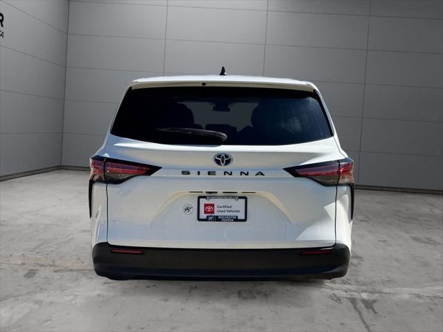 2021 Toyota Sienna LE 8 Passenger