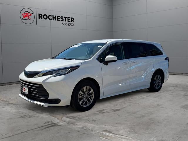 2021 Toyota Sienna LE 8 Passenger