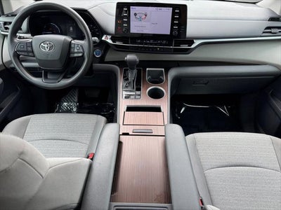 2023 Toyota Sienna LE 8 Passenger