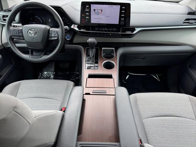 2023 Toyota Sienna LE 8 Passenger