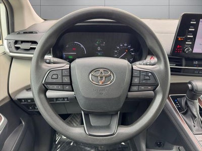 2023 Toyota Sienna LE 8 Passenger