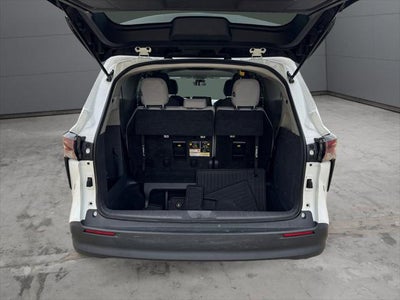2023 Toyota Sienna LE 8 Passenger