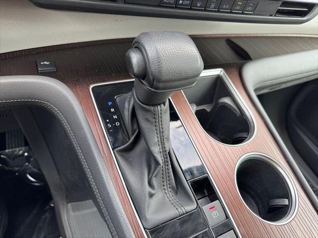 2023 Toyota Sienna LE 8 Passenger