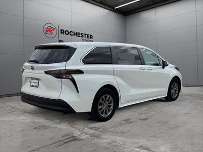 2023 Toyota Sienna LE 8 Passenger