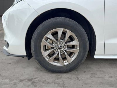 2023 Toyota Sienna LE 8 Passenger