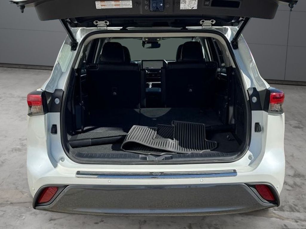 2023 Toyota Highlander Hybrid Limited AWD