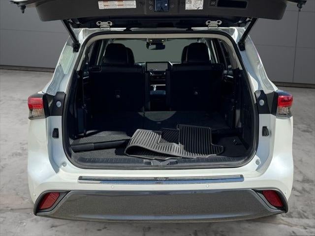 2023 Toyota Highlander Hybrid Limited AWD
