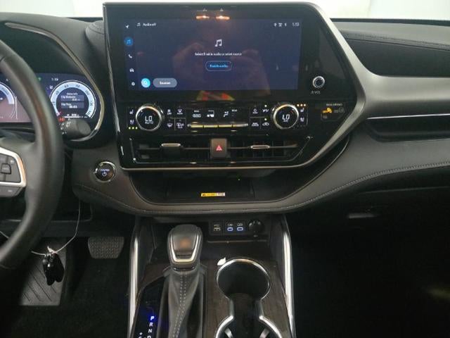 2023 Toyota Highlander Hybrid Limited AWD
