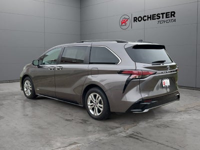 2021 Toyota Sienna XSE 7 Passenger
