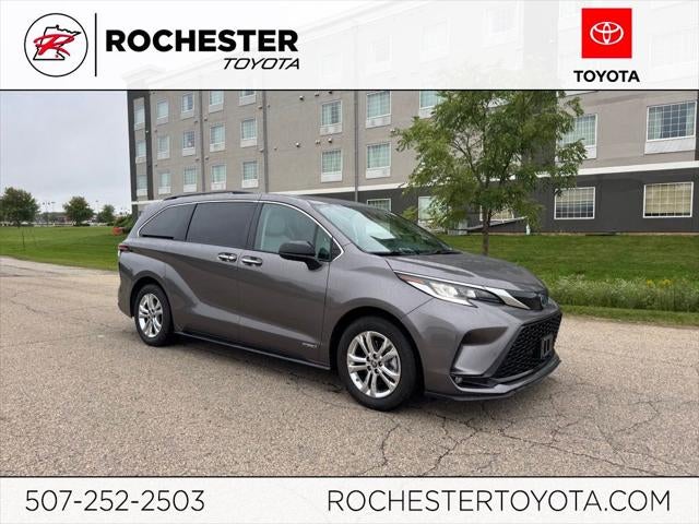 2021 Toyota Sienna XSE 7 Passenger