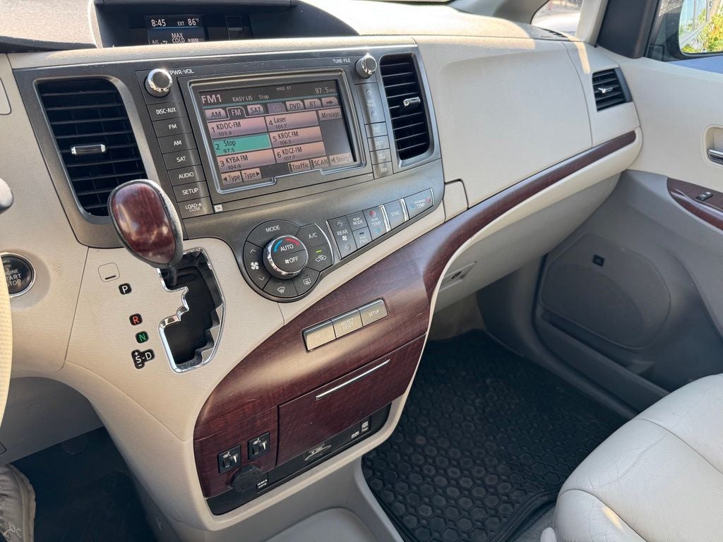 2011 Toyota Sienna XLE FWD