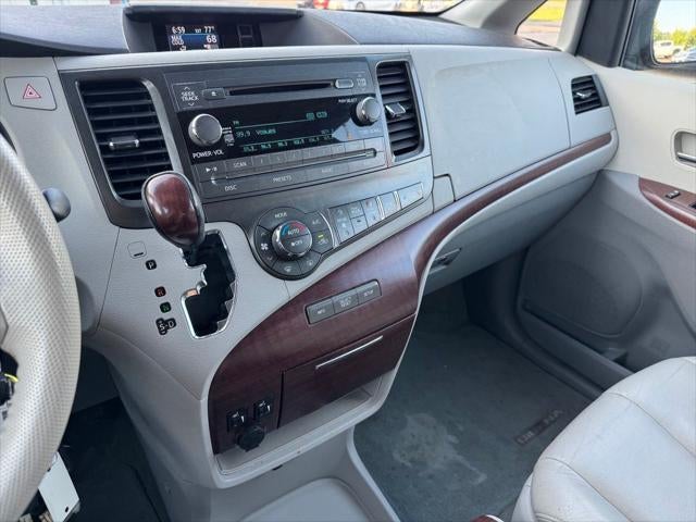 2013 Toyota Sienna XLE 8 Passenger
