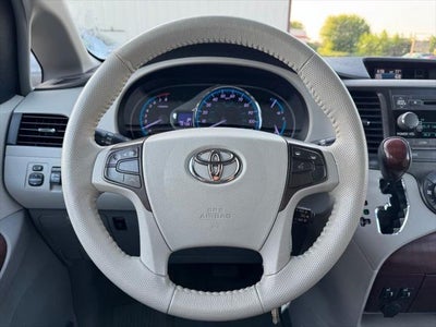 2013 Toyota Sienna XLE 8 Passenger
