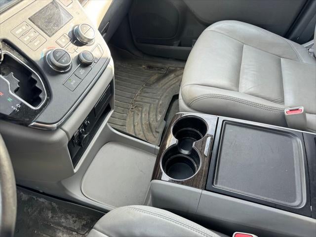 2015 Toyota Sienna XLE 8 Passenger