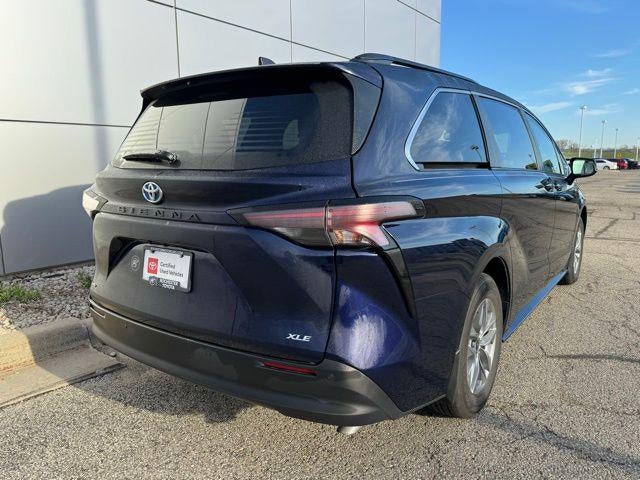 2025 Toyota Sienna XLE 8 Passenger
