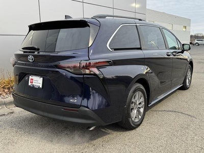 2025 Toyota Sienna XLE 8 Passenger