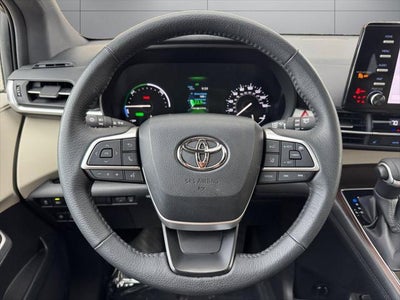 2022 Toyota Sienna XLE 8 Passenger