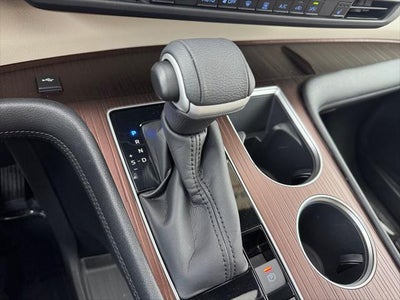 2022 Toyota Sienna XLE 8 Passenger