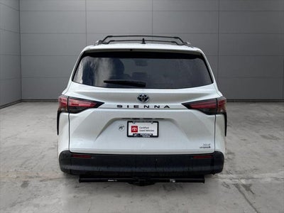 2022 Toyota Sienna XLE 8 Passenger