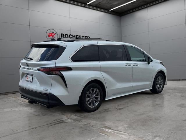 2022 Toyota Sienna XLE 8 Passenger