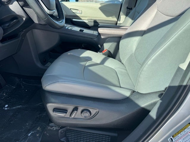 2024 Toyota Sienna XLE 8 Passenger
