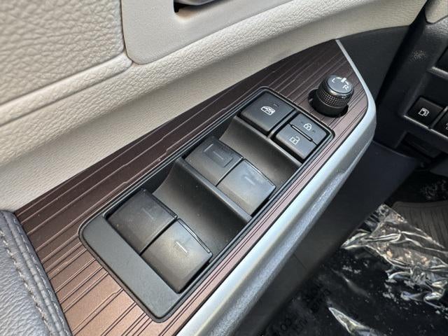 2024 Toyota Sienna XLE 8 Passenger