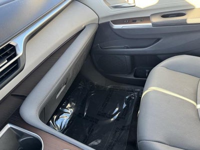 2024 Toyota Sienna XLE 8 Passenger