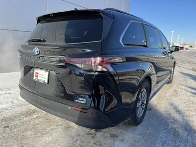 2024 Toyota Sienna XLE 8 Passenger
