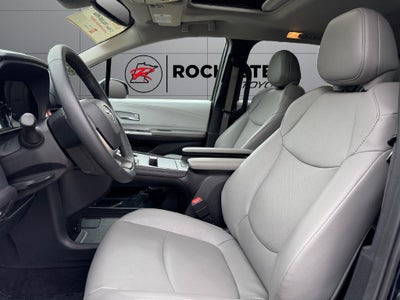 2025 Toyota Sienna XLE 8 Passenger