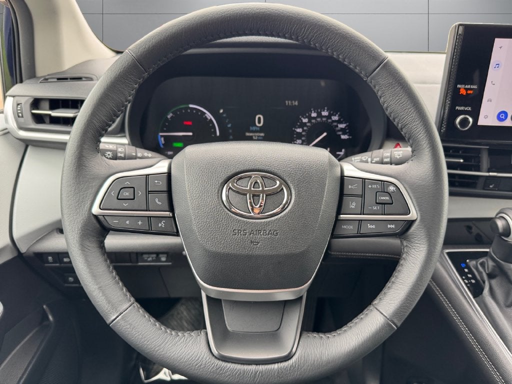 2025 Toyota Sienna XLE 8 Passenger