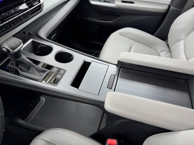 2025 Toyota Sienna XLE 8 Passenger