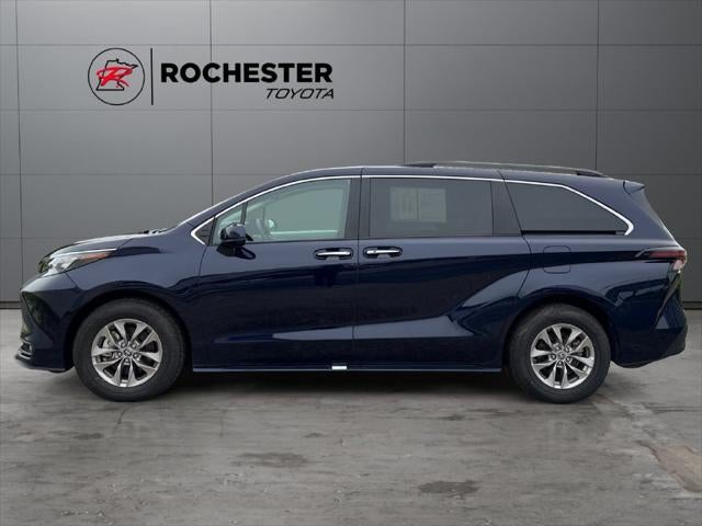 2025 Toyota Sienna XLE 8 Passenger