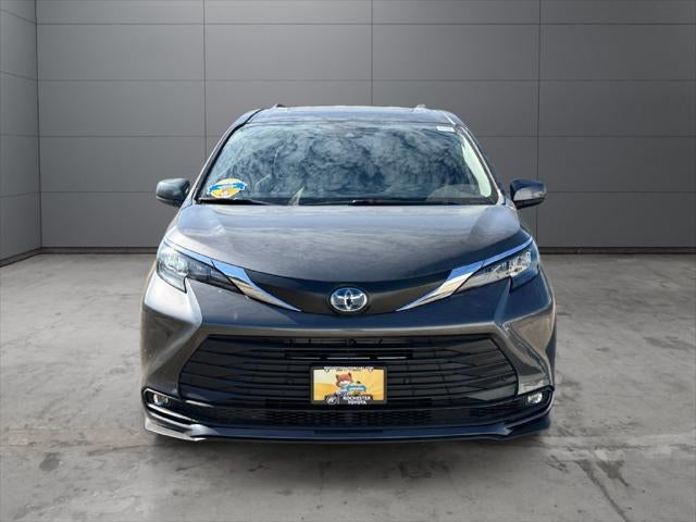 2025 Toyota Sienna XLE 7 Passenger