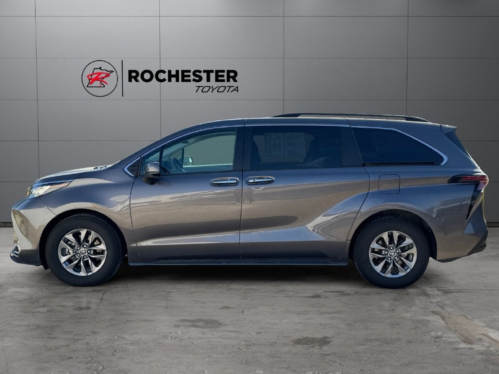 2023 Toyota Sienna XLE 7 Passenger