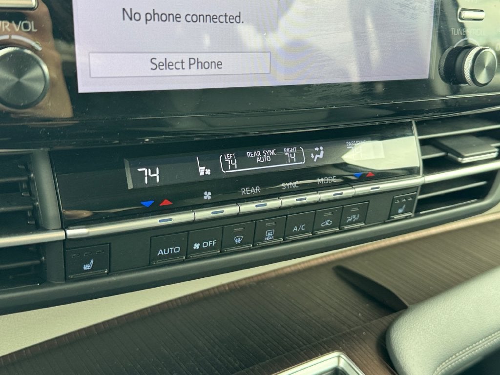 2023 Toyota Sienna XLE 7 Passenger