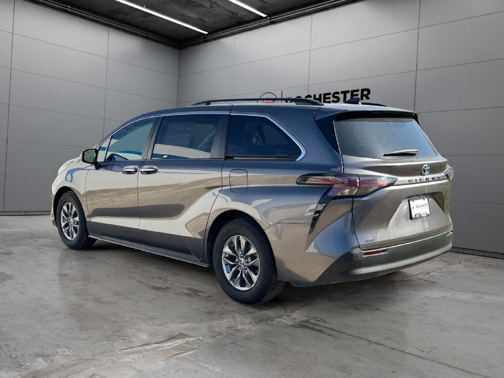 2023 Toyota Sienna XLE 7 Passenger