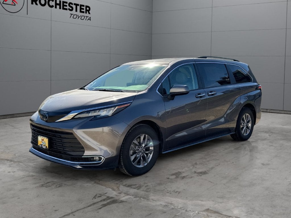2023 Toyota Sienna XLE 7 Passenger