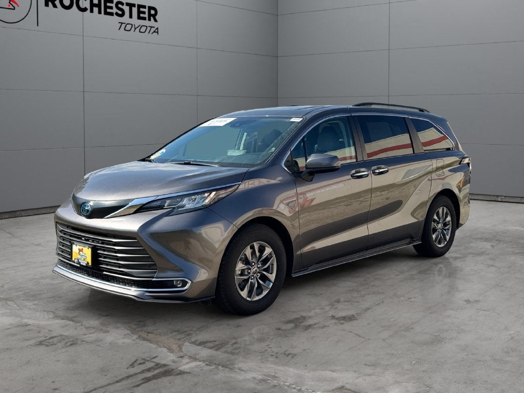2023 Toyota Sienna XLE 7 Passenger