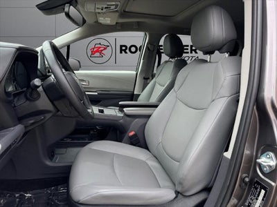 2023 Toyota Sienna XLE 7 Passenger