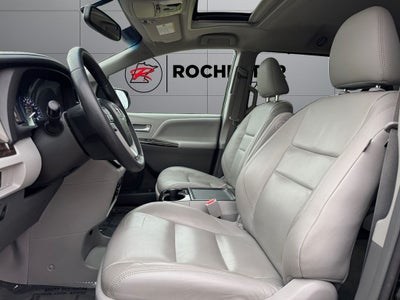 2017 Toyota Sienna XLE 8 Passenger