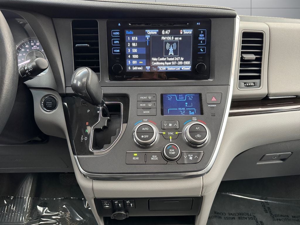 2017 Toyota Sienna XLE 8 Passenger