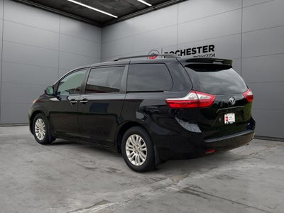 2017 Toyota Sienna XLE 8 Passenger