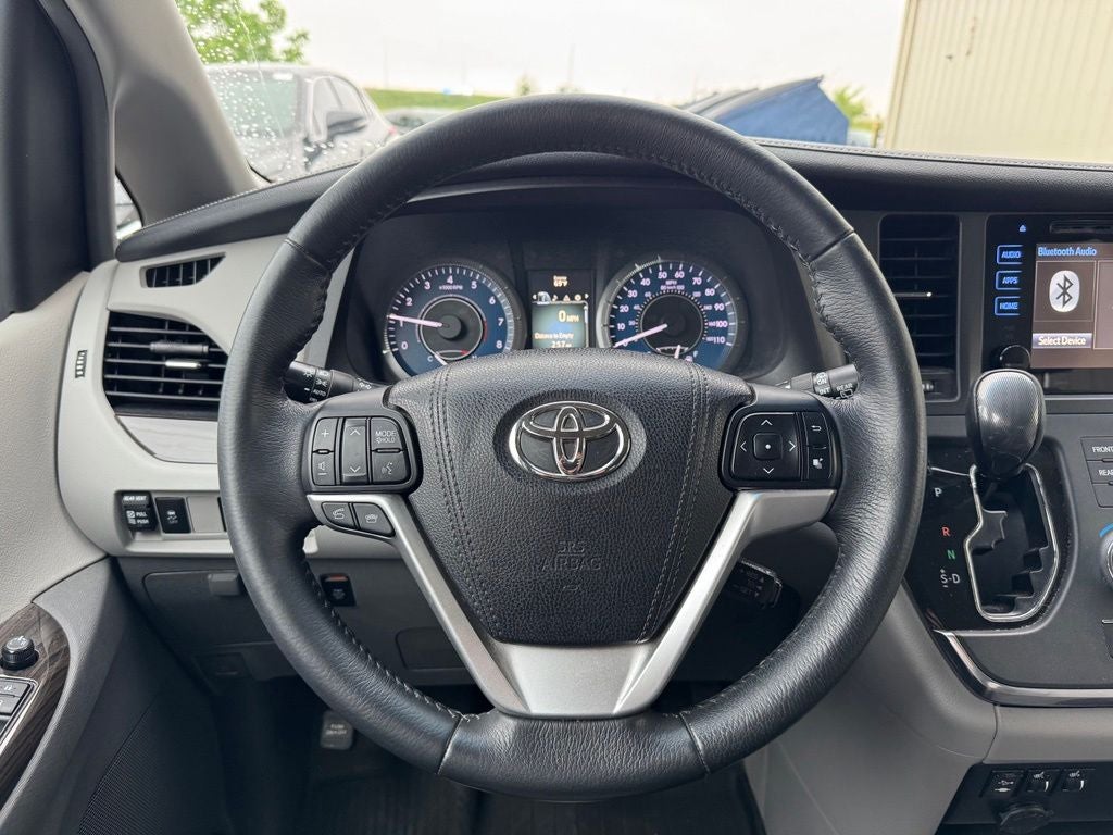 2017 Toyota Sienna XLE 8 Passenger
