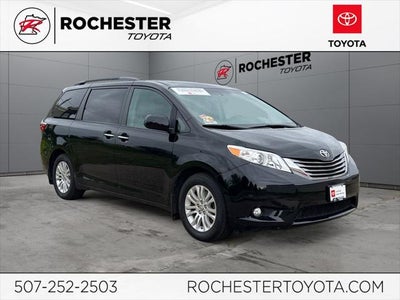 2017 Toyota Sienna XLE 8 Passenger