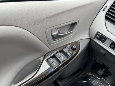 2017 Toyota Sienna XLE 8 Passenger