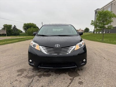 2017 Toyota Sienna XLE 8 Passenger