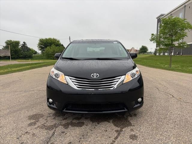 2017 Toyota Sienna XLE 8 Passenger