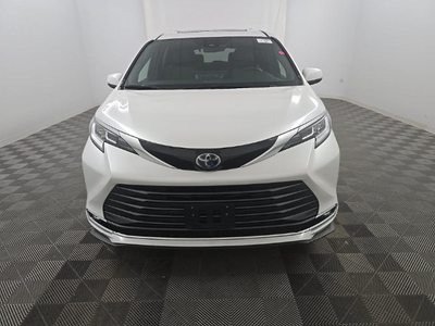 2025 Toyota Sienna Limited 7 Passenger